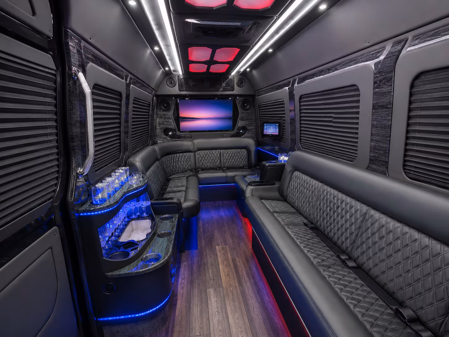 chattanooga 15 passenger party bus