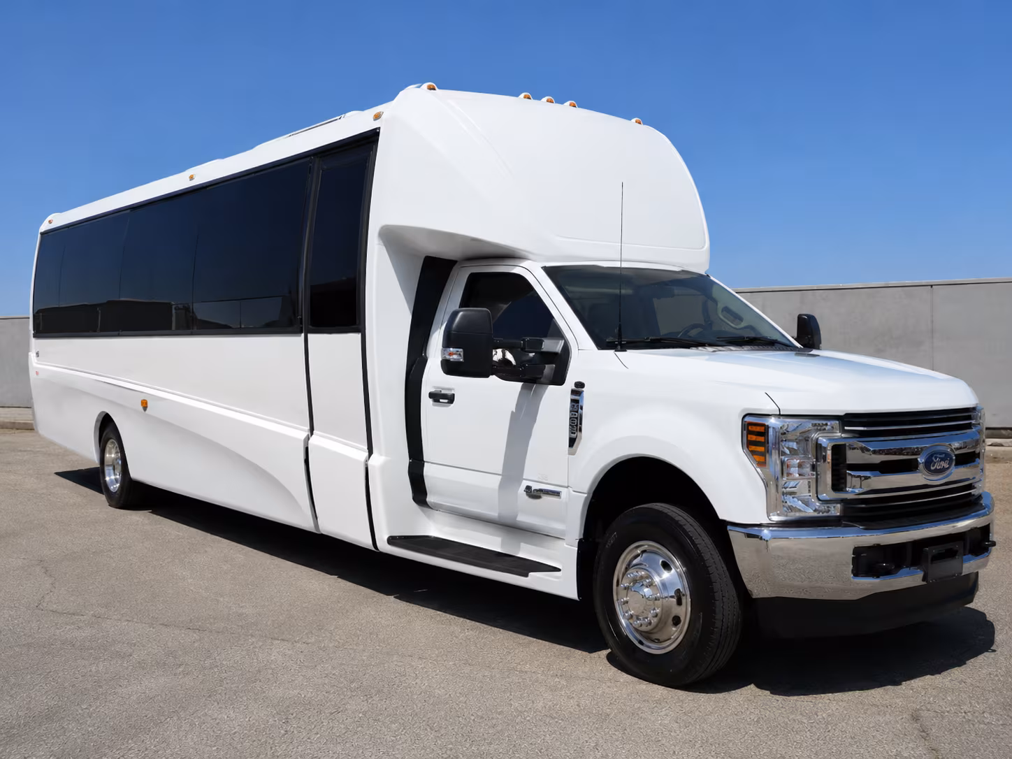 minibuses for chattanooga wedding party transportation on the big day