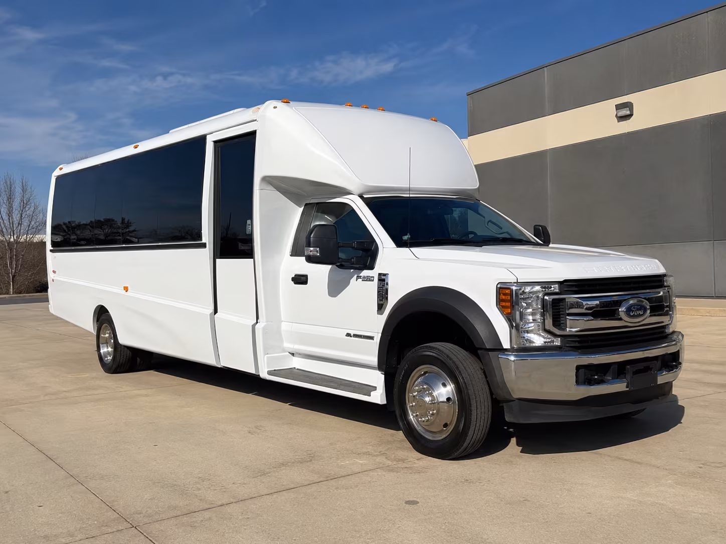 school field trip and group outing buses in chattanooga